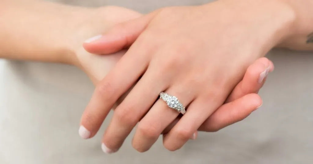 Everything You Need to Know About Buying an Engagement Ring Online
