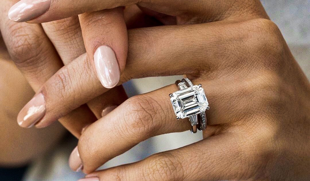 Four Mistakes People Make When Buying an Engagement Ring: An Infographic