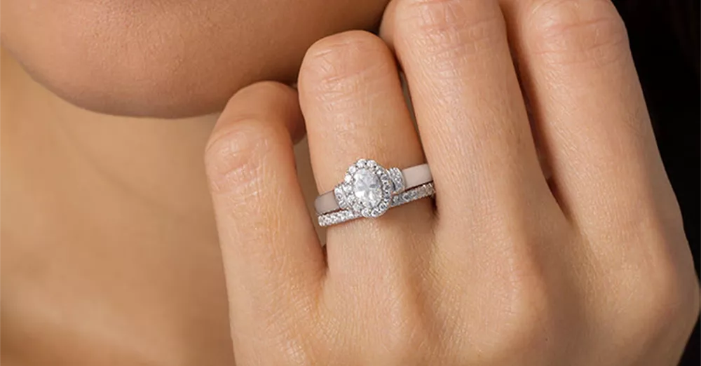 How to Get a Great Engagement Ring at Any Price: An Infographic