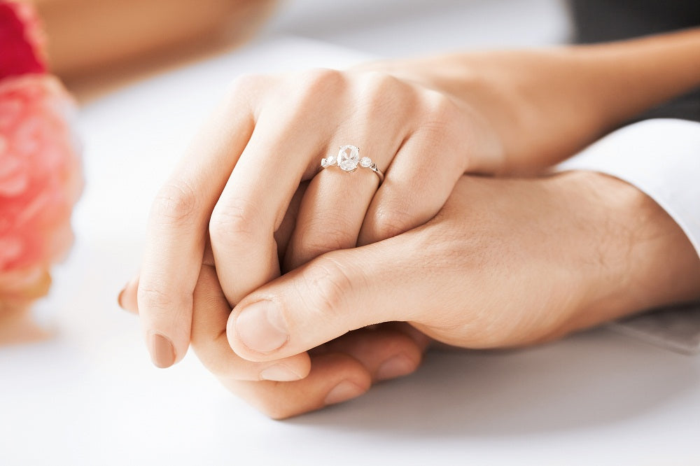Six Interesting Engagement Ring Facts: Infographic