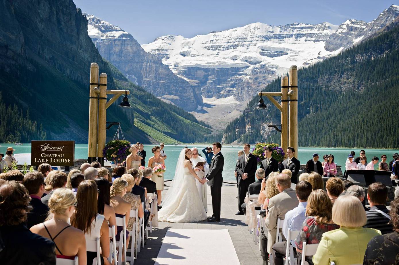 The Average Cost of a Wedding in Canada & Other Wedding Stats You'll Need to Know