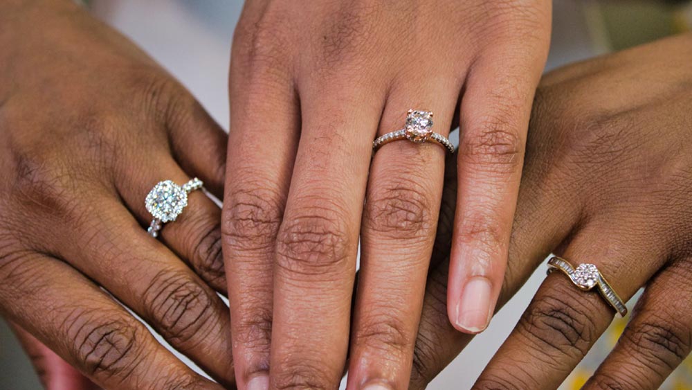 How to Pick the Right Engagement Ring for Her
