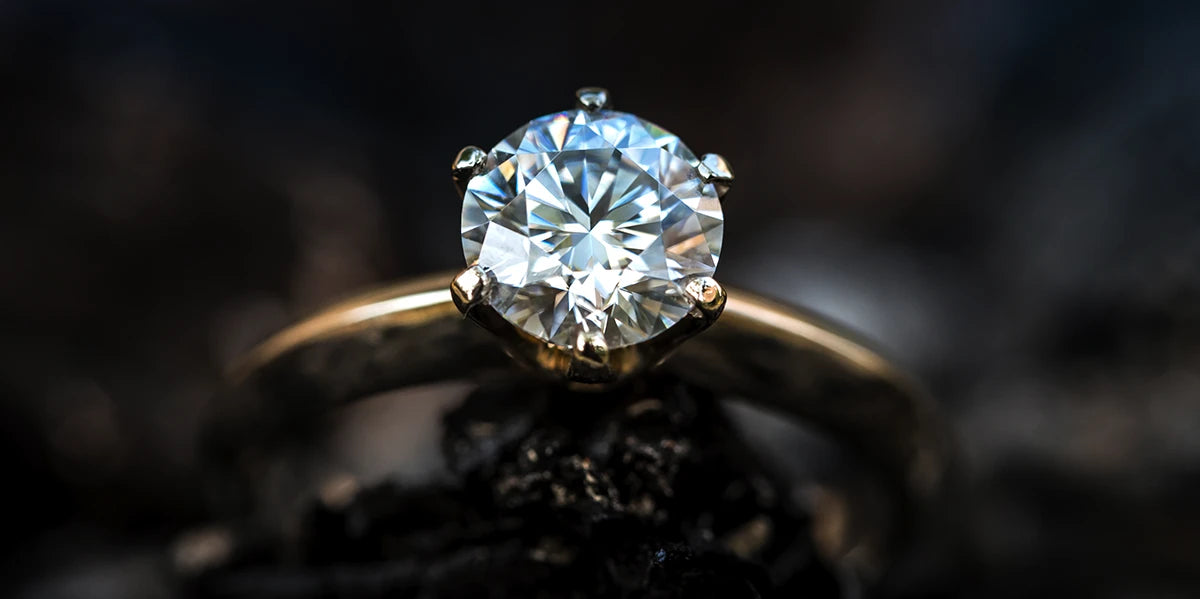 What Does a Diamond Ring Symbolise? – Damasci