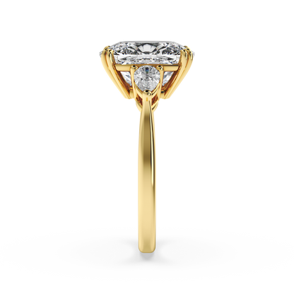 Clase De Real Signature Three-Stone Ring - Elongated Cushion