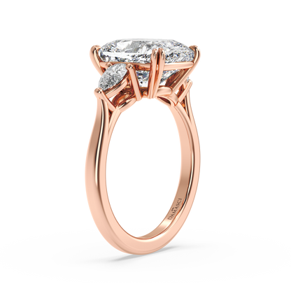 Clase De Real Signature Three-Stone Ring - Elongated Cushion