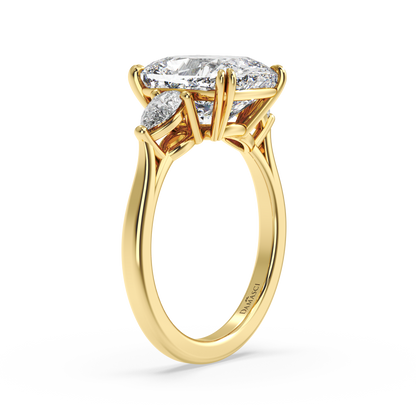 Clase De Real Signature Three-Stone Ring - Elongated Cushion